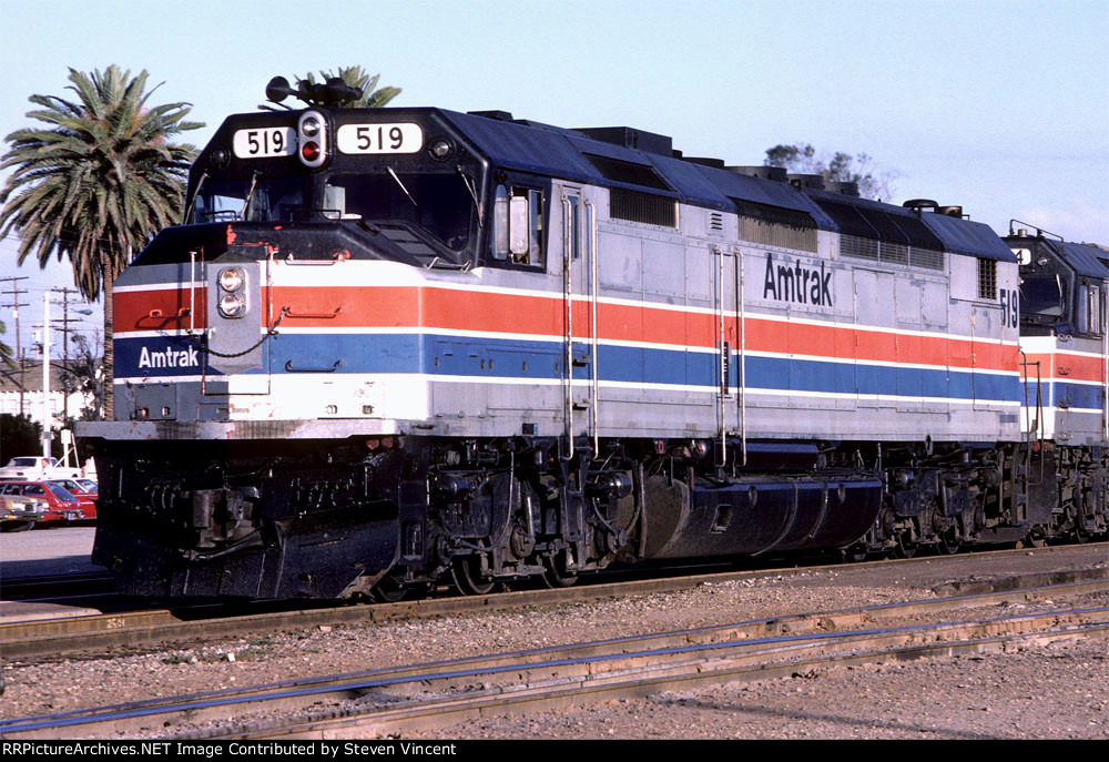 Amtrak SDP40F AMTK #519 pilots a new F40PH NB on San Diegan